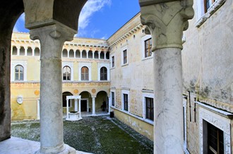 Massa, cortile interno Castello Malaspina